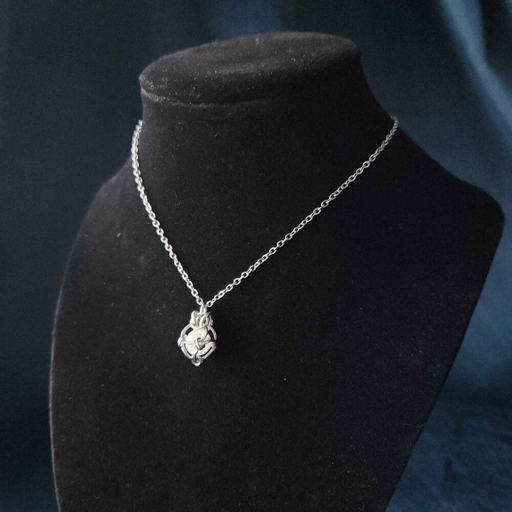 Small and dainty crystal necklace